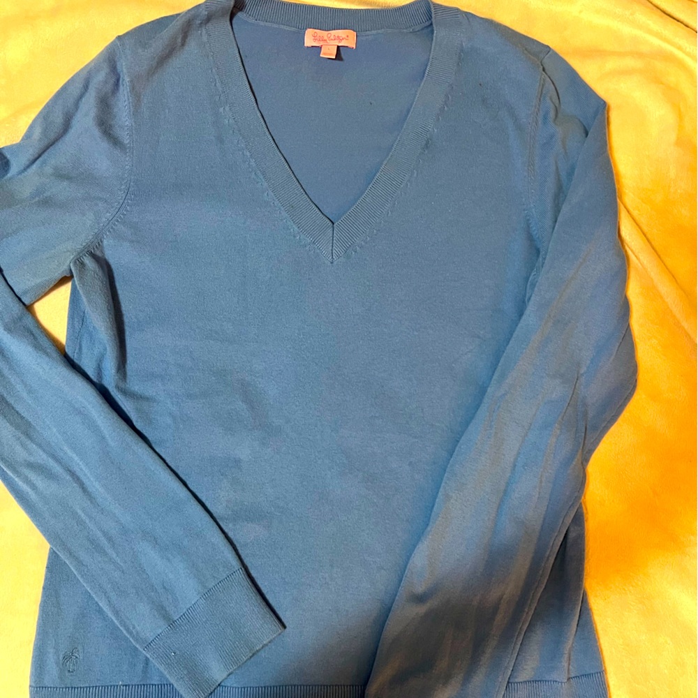 Lilly Pulitzer blue v neck size L